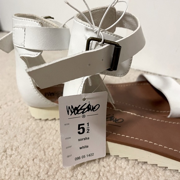 BNWT Mossimo Sandals - Picture 3 of 3